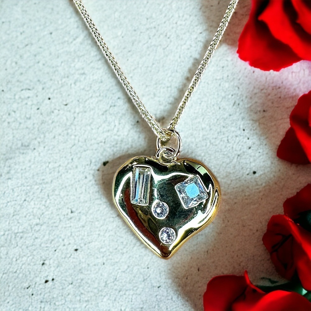 NEW 14K Gold-Plated 925 Sterling Silver Abstract Queen Of Hearts Necklace